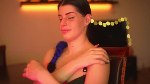 Stella online show from December 29, 8:44 am