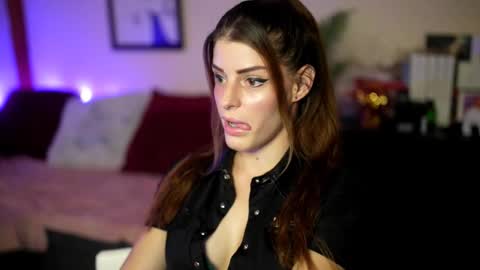 Stella online show from September 22, 3:58 pm