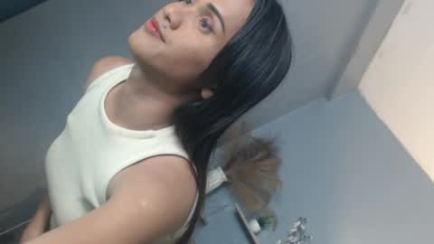 Stella Siner online show from May 7, 10:04 pm
