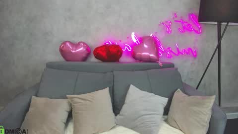 Stella online show from February 18, 9:27 am