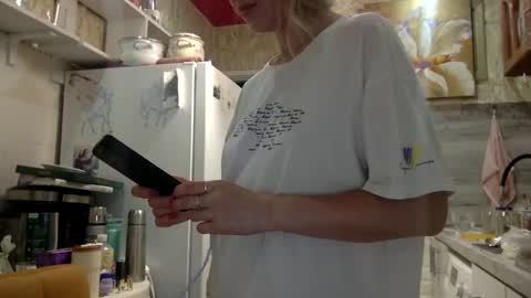 Snapshot of stella_walters chatting on June 10, 11:46 pm stella_walters online show from June 10, 11:46 pm