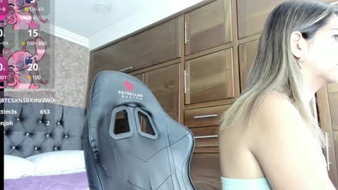 Estella online show from January 3, 2:10 am