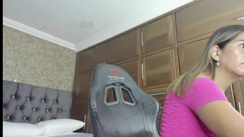 Estella online show from January 4, 10:55 pm