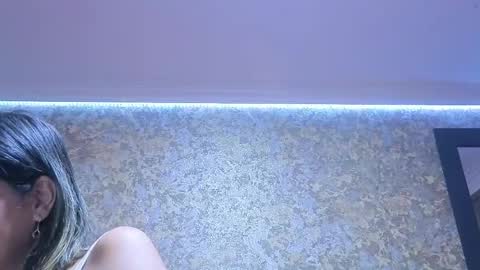 Estella online show from December 19, 10:39 pm