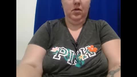 Snapshot of stellabigboobs chatting on December 15, 4:39 am stellabigboobs online show from December 15, 4:39 am