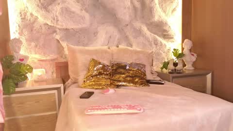 Snapshot of stellaciel_ chatting on April 26, 4:54 am S T E L L A online show from April 26, 4:54 am