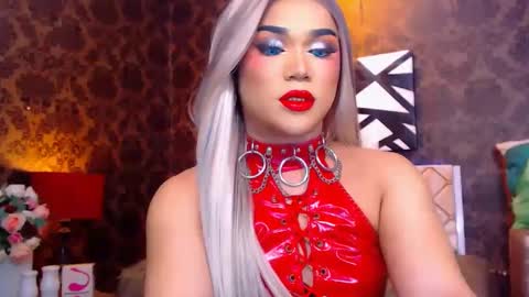 CALL ME STELLA online show from December 5, 9:28 am