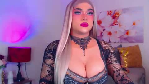 Snapshot of stellagrayts chatting on October 13, 6:08 pm CALL ME STELLA online show from October 13, 6:08 pm