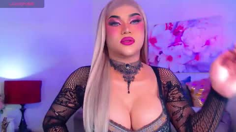 Snapshot of stellagrayts chatting on October 20, 12:44 am CALL ME STELLA online show from October 20, 12:44 am