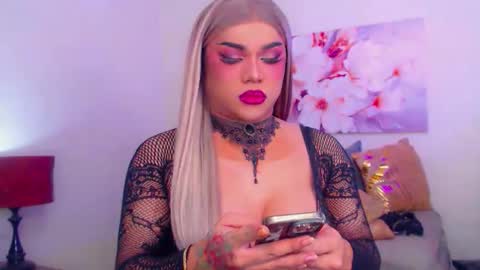 Snapshot of stellagrayts chatting on October 26, 9:59 am CALL ME STELLA online show from October 26, 9:59 am