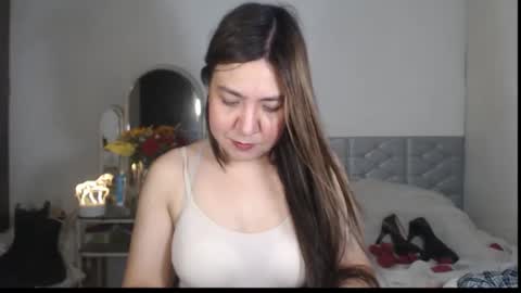 Snapshot of stellahugets chatting on December 2, 10:09 am Stella online show from December 2, 10:09 am