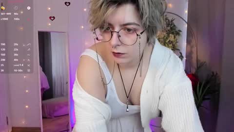 stellamoore_ online show from February 15, 6:32 am