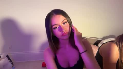 stellapearl online show from September 18, 5:20 am