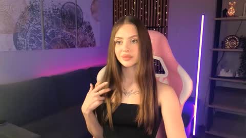 Snapshot of stellary_shy chatting on March 9, 9:41 pm Stellary online show from March 9, 9:41 pm