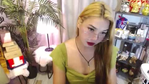Snapshot of stellaxtemptationx chatting on April 14, 5:46 am Stella sweet online show from April 14, 5:46 am