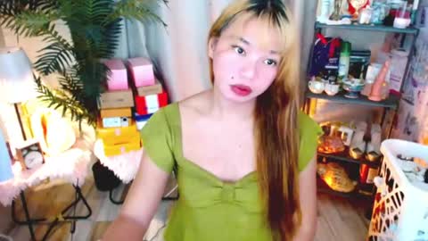 Snapshot of stellaxtemptationx chatting on June 6, 12:43 pm Stella sweet online show from June 6, 12:43 pm
