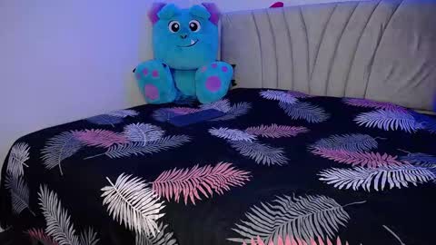 Emma online show from February 8, 11:13 pm