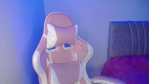 Emma online show from February 24, 1:13 am