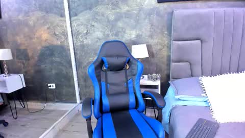 Snapshot of stephane_rouss chatting on September 15, 10:43 pm Stephane Rouss online show from September 15, 10:43 pm