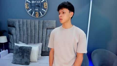 Snapshot of stephane_rouss chatting on October 28, 9:06 pm Stephane Rouss online show from October 28, 9:06 pm