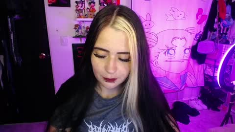 Snapshot of stephani_rousso chatting on March 31, 11:49 pm joha cosmo online show from March 31, 11:49 pm