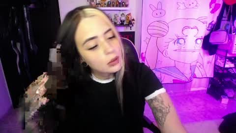 Snapshot of stephani_rousso chatting on April 1, 11:02 pm joha cosmo online show from April 1, 11:02 pm