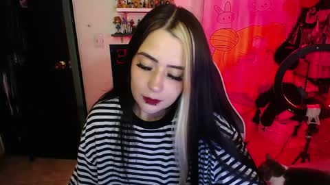 Snapshot of stephani_rousso chatting on April 21, 11:07 pm joha cosmo online show from April 21, 11:07 pm