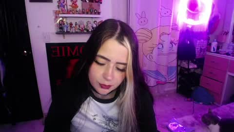 Snapshot of stephani_rousso chatting on May 16, 12:07 am joha cosmo online show from May 16, 12:07 am