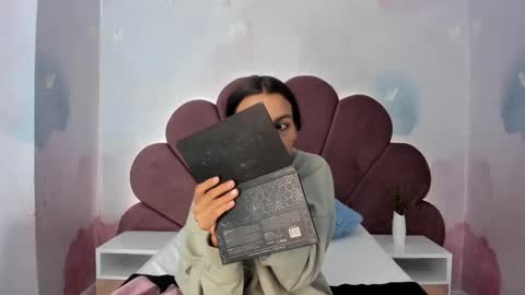 Snapshot of stephani_sweet chatting on March 15, 12:11 pm Stefff online show from March 15, 12:11 pm