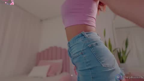 Snapshot of stephania_let chatting on October 14, 10:38 am stephania_let online show from October 14, 10:38 am