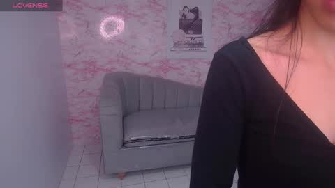 Snapshot of stephania_t chatting on January 9, 9:27 am Stephania online show from January 9, 9:27 am