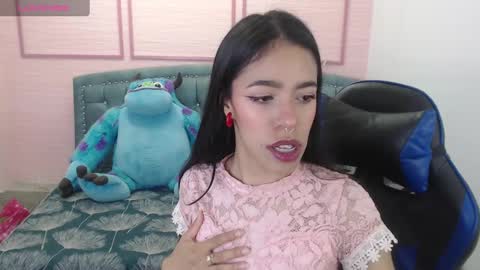 Snapshot of stephania_t chatting on January 27, 10:27 am Stephania online show from January 27, 10:27 am