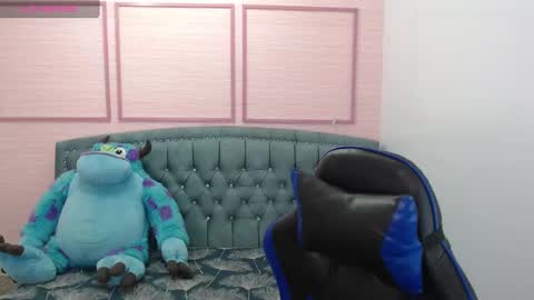 Snapshot of stephania_t chatting on January 28, 10:23 am Stephania online show from January 28, 10:23 am