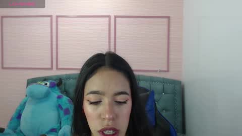 Snapshot of stephania_t chatting on February 4, 10:32 am Stephania online show from February 4, 10:32 am