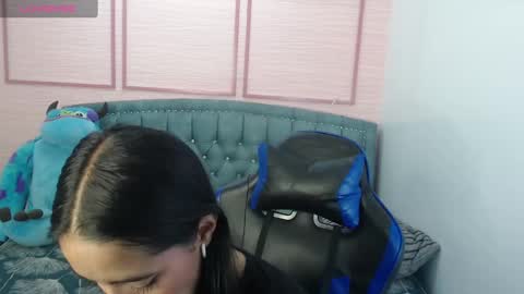 Snapshot of stephania_t chatting on February 5, 10:41 am Stephania online show from February 5, 10:41 am