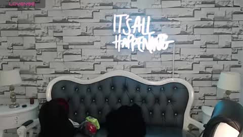 Snapshot of stephania_t chatting on February 11, 10:59 am Stephania online show from February 11, 10:59 am