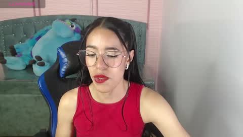 Snapshot of stephania_t chatting on February 21, 1:44 pm Stephania online show from February 21, 1:44 pm