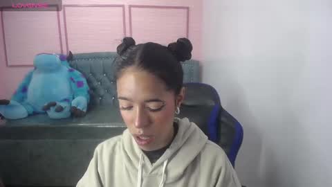 Snapshot of stephania_t chatting on March 1, 10:34 am Stephania online show from March 1, 10:34 am