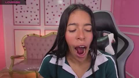 Snapshot of stephania_t chatting on September 15, 11:32 am Stephania online show from September 15, 11:32 am