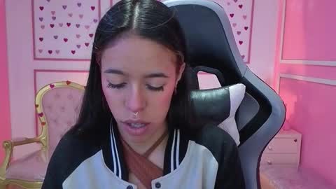 Snapshot of stephania_t chatting on October 7, 12:24 pm Stephania online show from October 7, 12:24 pm