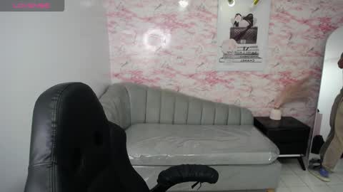 Snapshot of stephania_t chatting on October 26, 12:44 pm Stephania online show from October 26, 12:44 pm