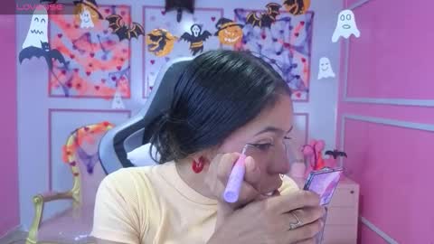 Snapshot of stephania_t chatting on October 28, 11:47 am Stephania online show from October 28, 11:47 am