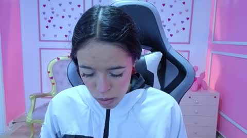 Snapshot of stephania_t chatting on November 5, 12:27 pm Stephania online show from November 5, 12:27 pm