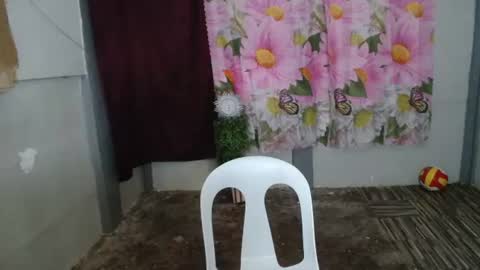 Snapshot of stephanie_zee chatting on June 15, 6:37 am stephanie_zee online show from June 15, 6:37 am