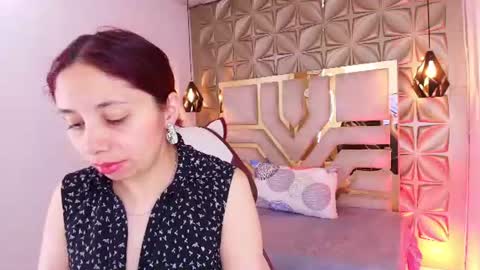 Stephaniesun  online show from June 13, 12:25 pm