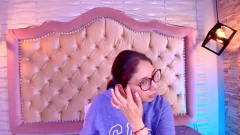 Snapshot of stephaniesun_ chatting on July 28, 3:54 pm Stephaniesun online show from July 28, 3:54 pm
