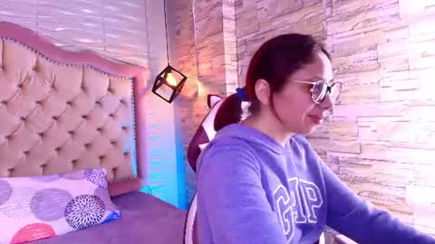 Snapshot of stephaniesun_ chatting on July 28, 5:12 pm Stephaniesun online show from July 28, 5:12 pm