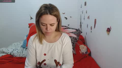 Stephanie   online show from February 3, 11:26 am