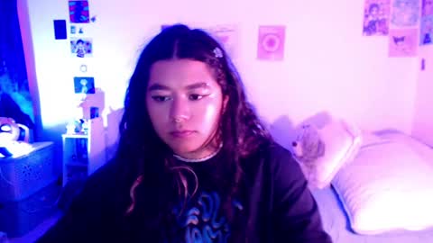 Snapshot of stephanifox chatting on December 4, 5:05 am Stephanie online show from December 4, 5:05 am