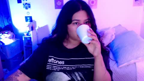 Snapshot of stephanifox chatting on December 5, 4:20 am Stephanie online show from December 5, 4:20 am